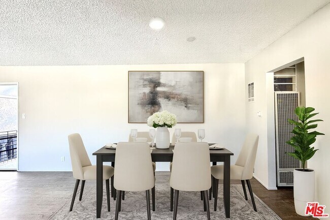 Foto del edificio - 854 S Sherbourne Dr