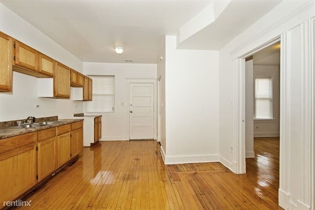 Building Photo - 2 br, 1 bath Apartment - 7657 S Morgan St