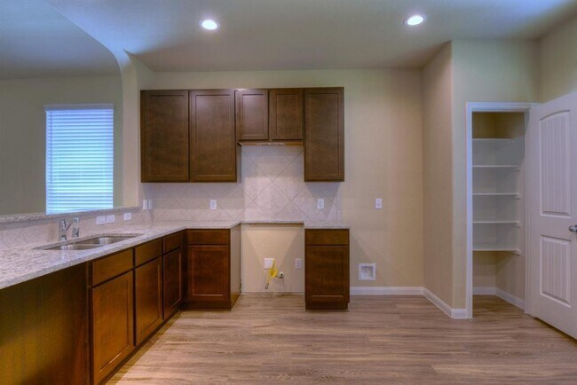 Foto del edificio - 3226 Buttercup Dr