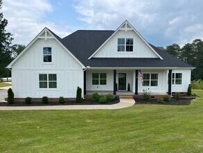 Building Photo - 335 McAlister Rd