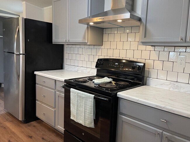 Foto del edificio - 6085 Adams Flat Rd