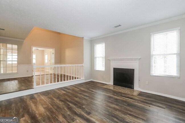 Foto del edificio - 442 Sherwood Oaks Rd
