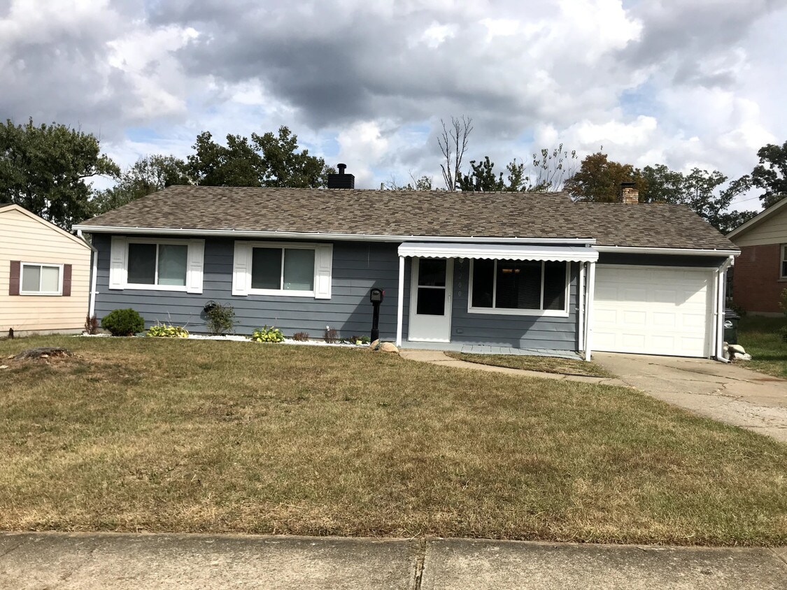 Primary Photo - 2200 Sunset Dr