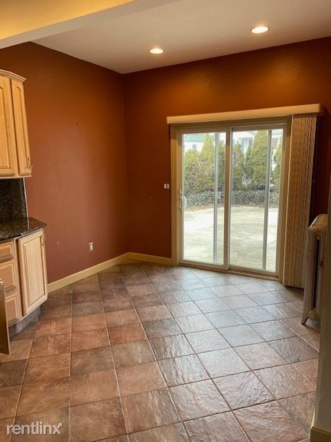 Foto del edificio - 1 br, 1 bath Apartment - 78 Lowell St.