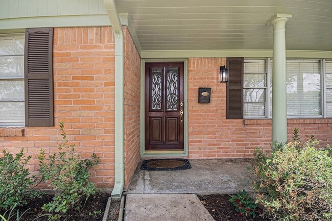 Building Photo - 12847 Memorial Dr