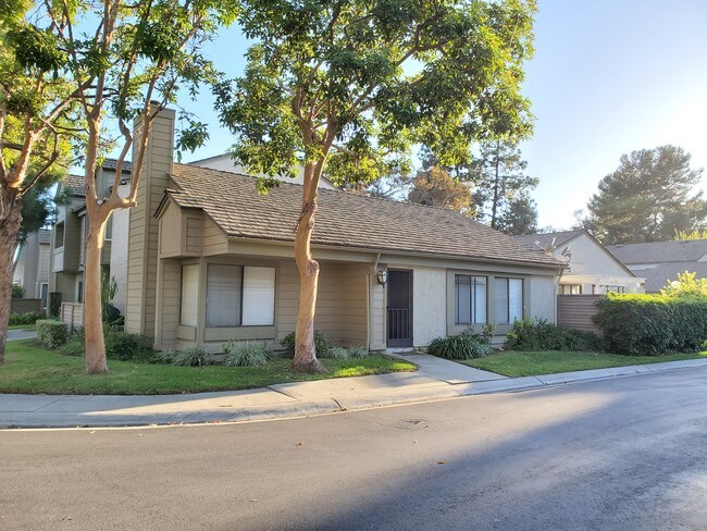 Foto del edificio - 16518 Poppyglen Ln