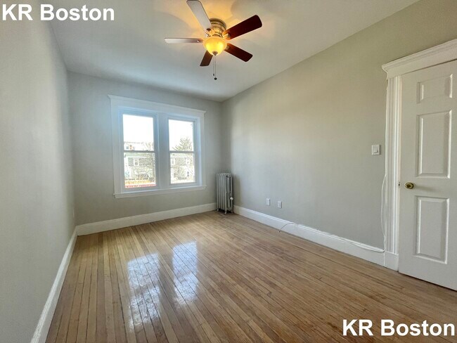 Foto del edificio - 9 Farrington Ave