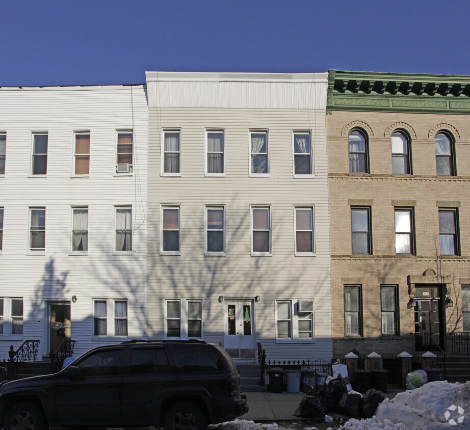 Building Photo - 115 Freeman St