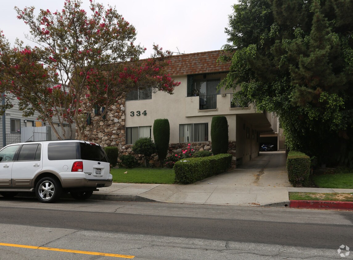 Building Photo - 334 W Doran St