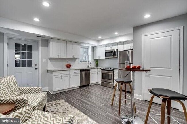 Foto del edificio - 3740 9th St NW