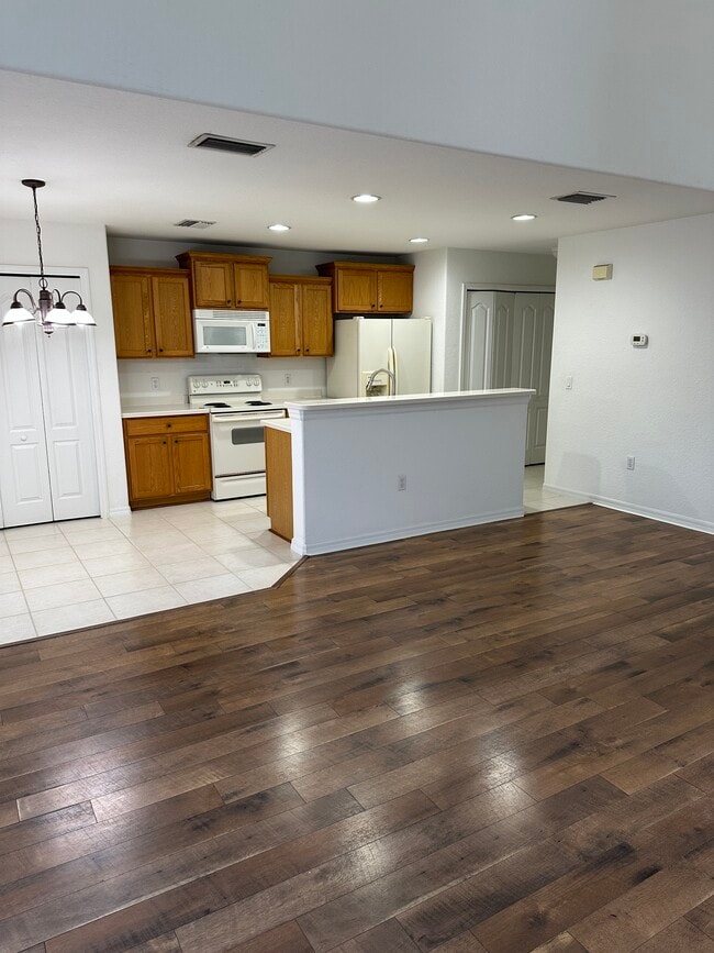 Building Photo - 7093 Chatum Light Run