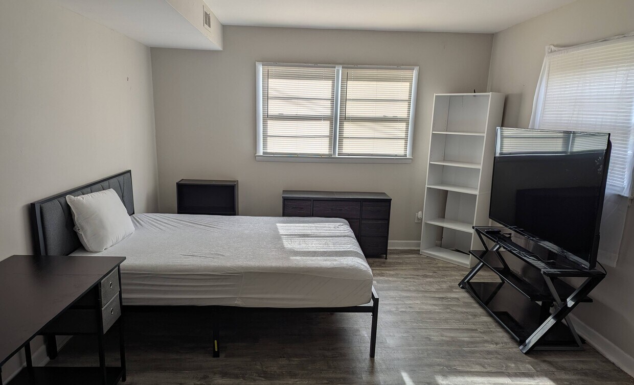 Foto principal - 4736 Cinderella Rd