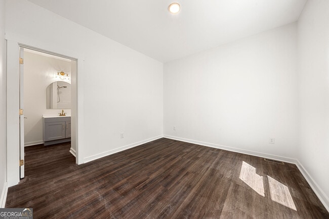 Building Photo - 600 Trump Ct