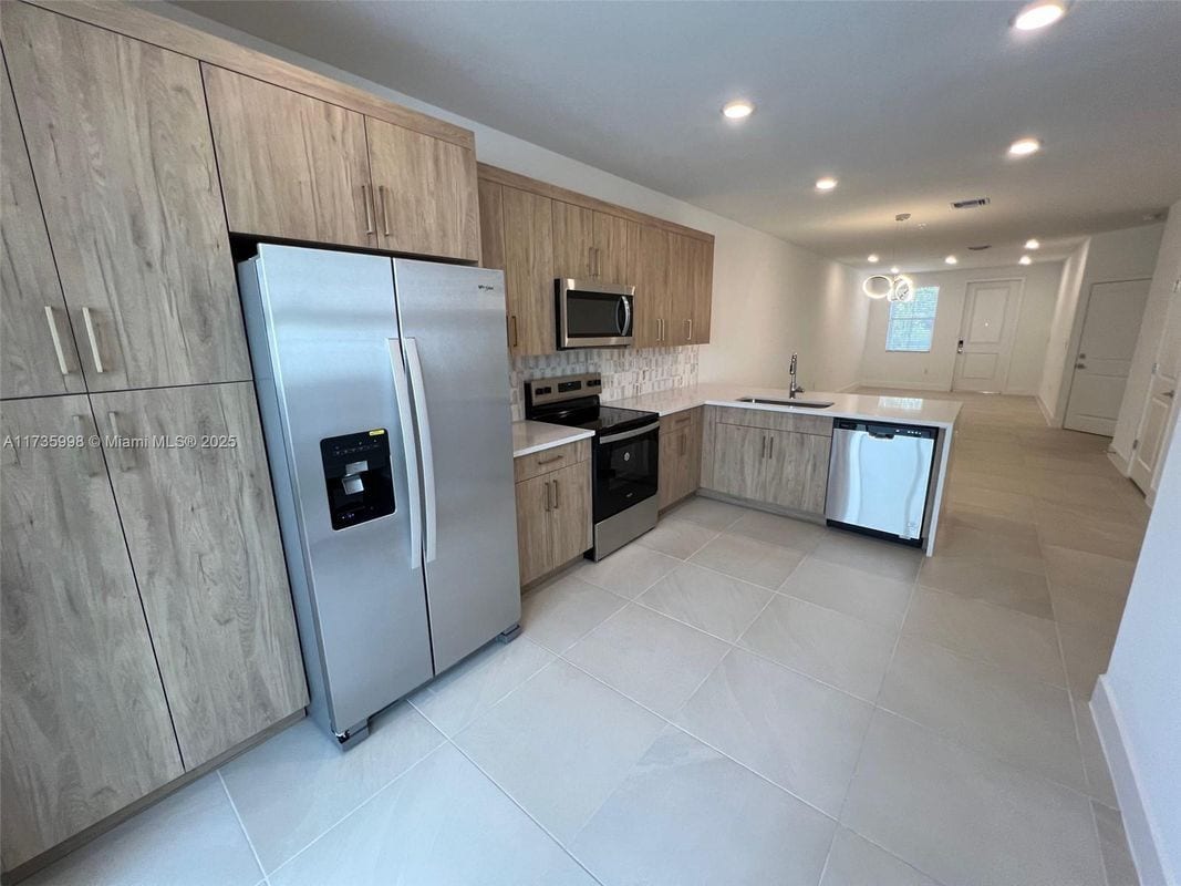 Primary Photo - 149 SW 170th Ave