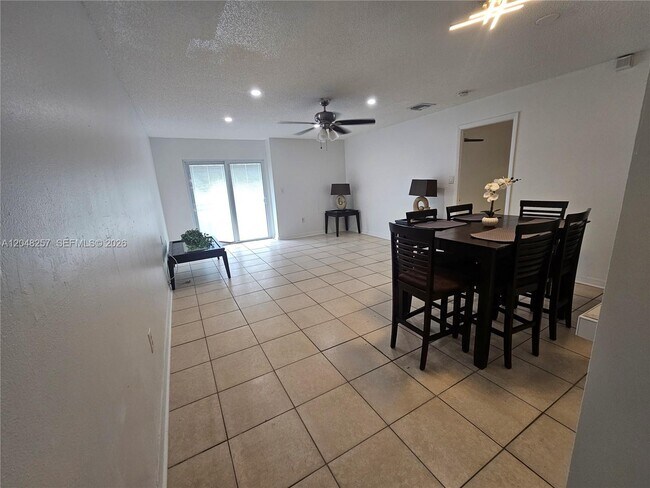 Foto del edificio - 3908 NW 213th St