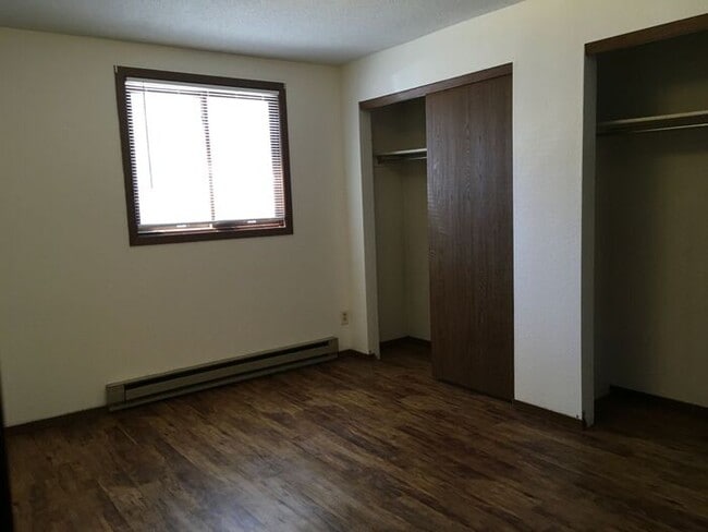 Building Photo - Adorable 2 Bed/1 Bath Apartment in North L...
