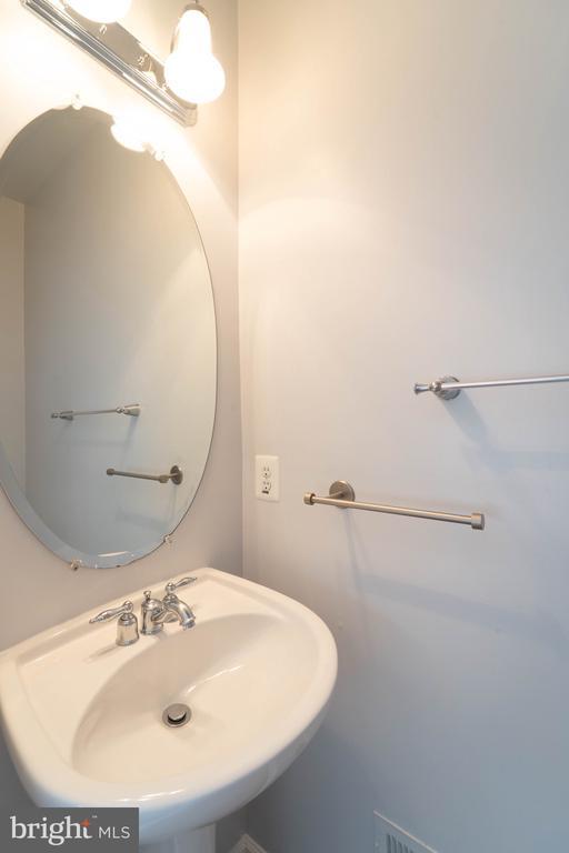 Foto del edificio - 4631 Carisbrooke Ln