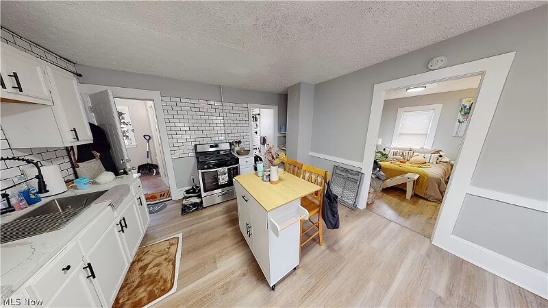 Primary Photo - 2111 Dowd Ave