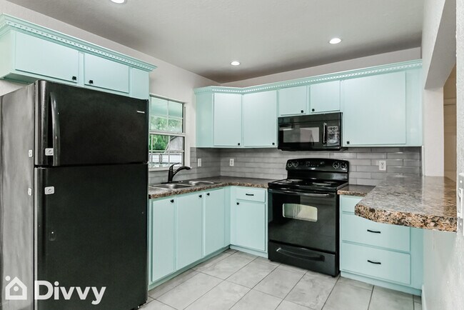 Foto del edificio - 2409 Golfview Street