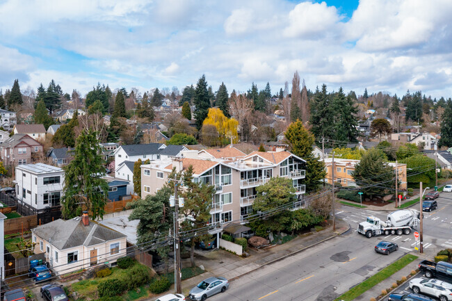 Foto del edificio - Hawthorne House Apartments