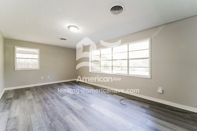 Foto del edificio - 522 Beaverbrook Dr