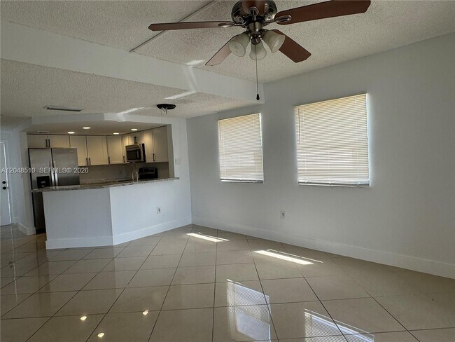 Foto del edificio - 5200 NW 31st Ave