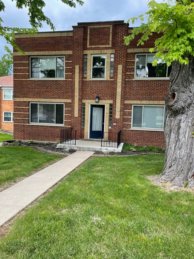Primary Photo - 5572 Beechmont Ave