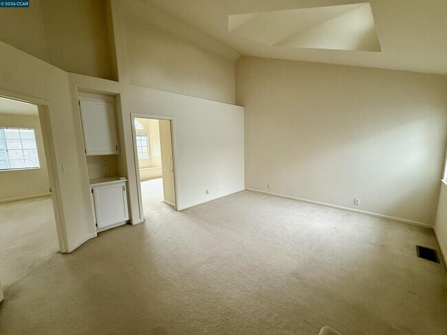 Foto del edificio - 321 W Meadows Ln