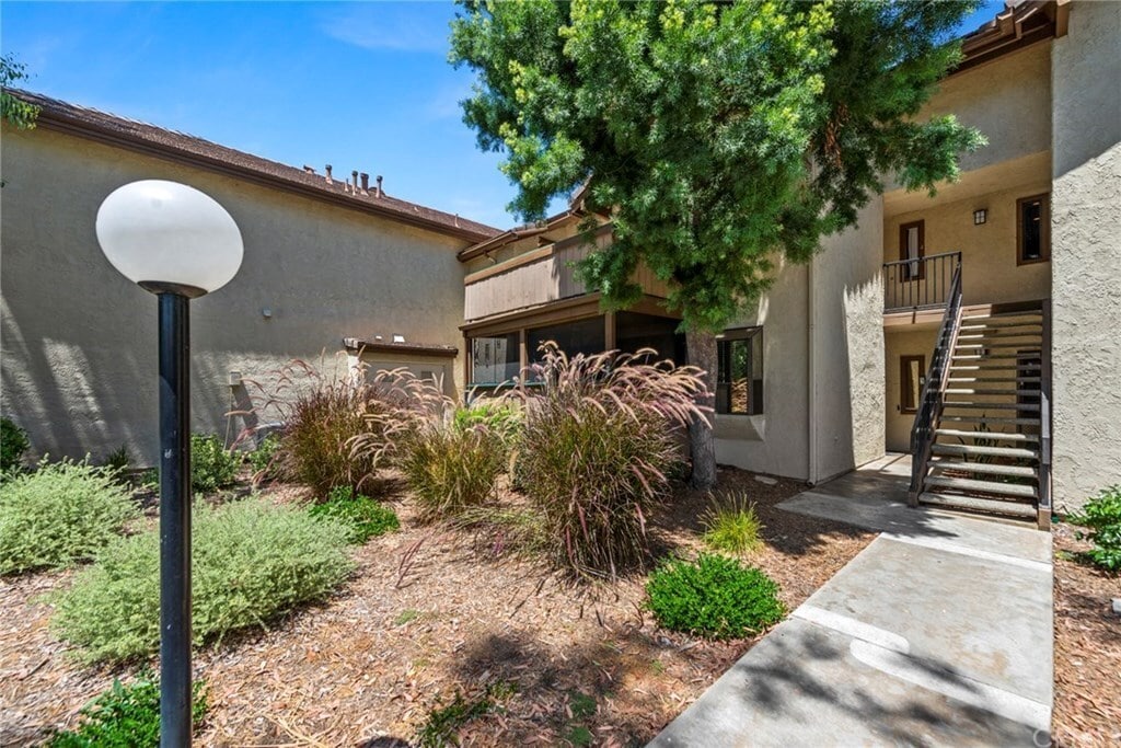 Primary Photo - 520 N Brea Blvd
