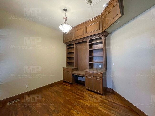 Building Photo - Must See House in Windsor