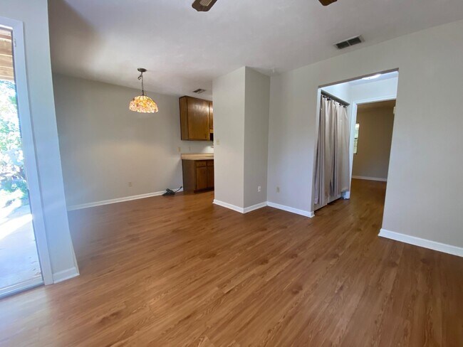 Foto del edificio - 2081 Sandcastle Dr