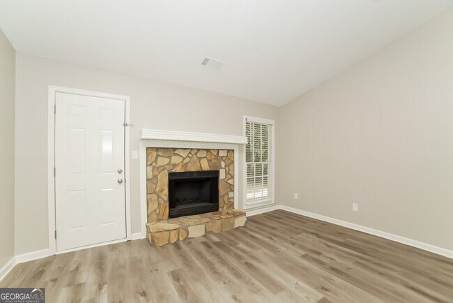 Foto del edificio - 10916 Clearwater Dr