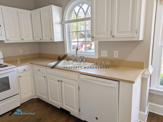 Foto del edificio - 1306 Hampshire Ct