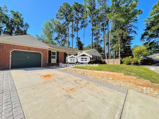 Building Photo - 2909 Duke of York Dr