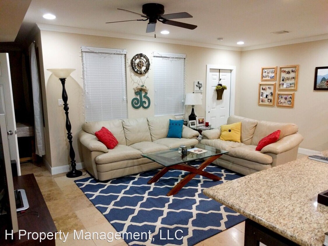 Primary Photo - 4 br, 2 bath Room For Rent - 1706 Bolsover St