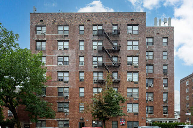 Building Photo - 83-40 Britton Ave