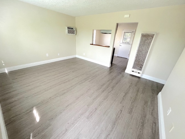 Foto del edificio - 831 S Oaks Ave