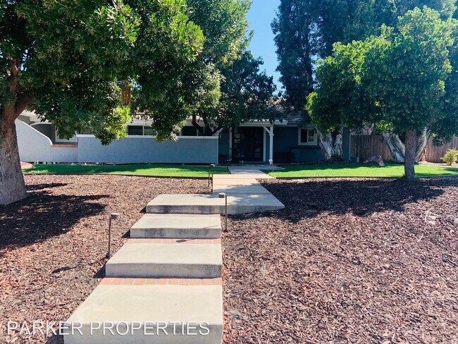 Building Photo - 3 br, 2.5 bath House - 1709 La Valhalla Pl