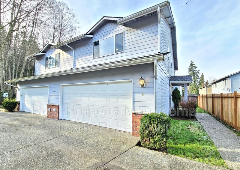 18814 Iris Ct Unit B, Arlington, WA 98223 Condo for Rent in Arlington