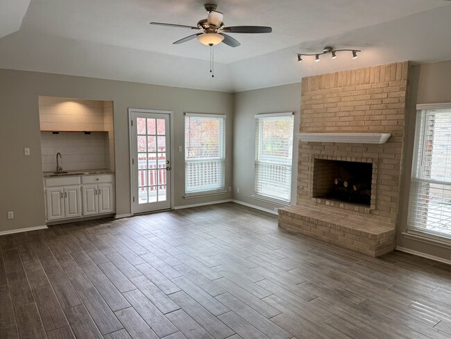 Building Photo - 13414 Rockhampton St