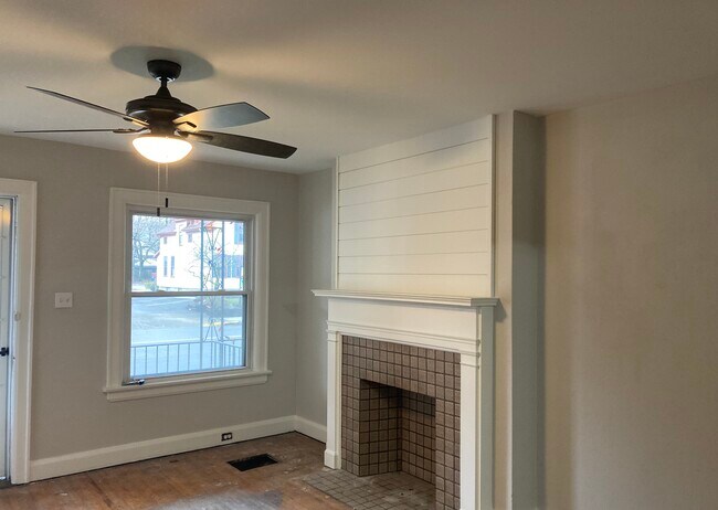Building Photo - 1206 Grandview Ave
