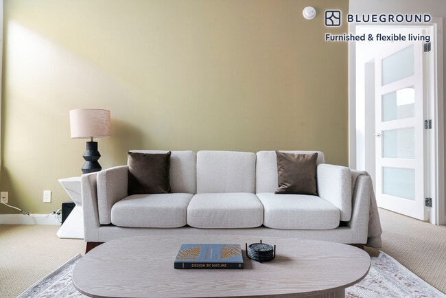 Building Photo - 425 8th St NW