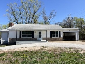 Building Photo - 3821 S Indiana Ave