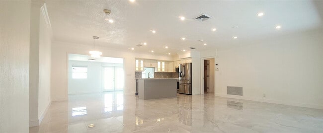 Foto del edificio - 1400 SE 8th Ave