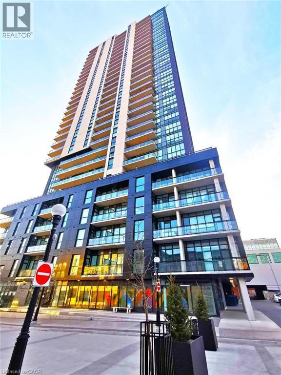 Building Photo - 60 Charles St W