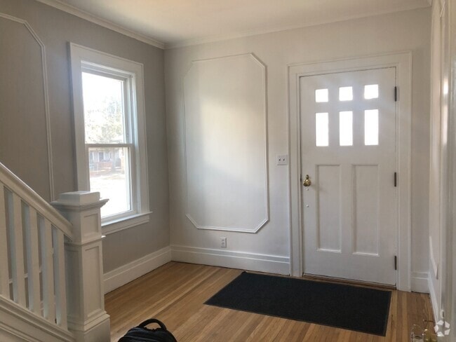 Building Photo - 1804 Storrs Ave