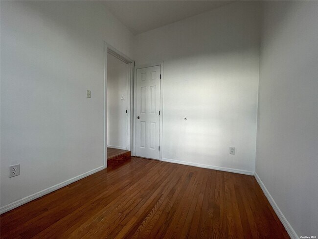 Foto del edificio - 67-57 75th St