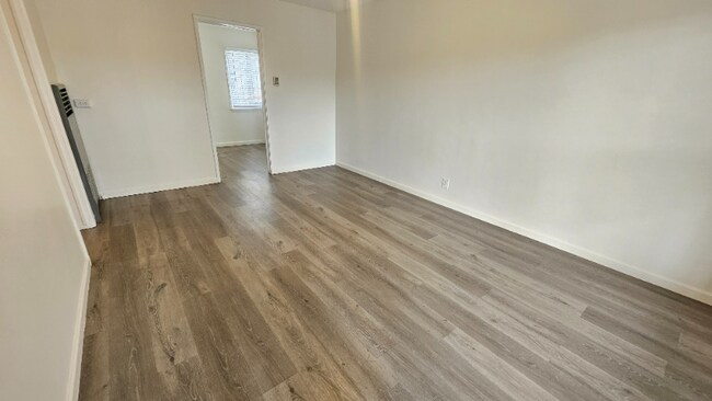 Foto del edificio - 1120 E Fairview Blvd