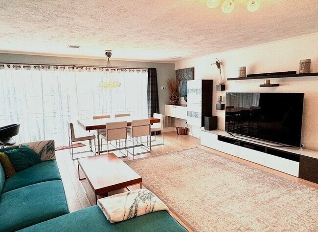 Foto del edificio - 1206 Greendale Ave