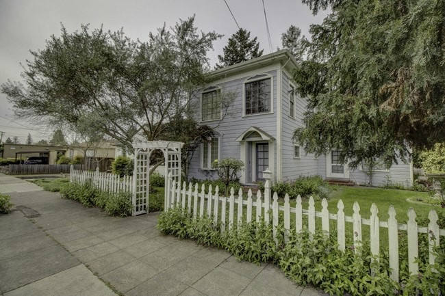 Building Photo - 829 Saint Helena Ave